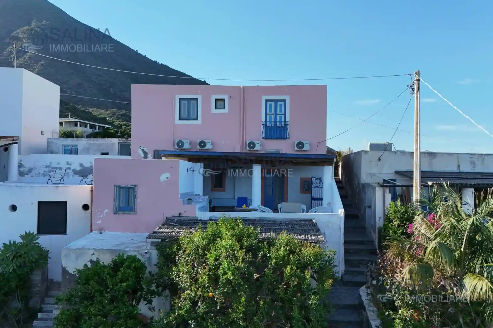 Villa in vendita a Santa Marina Salina