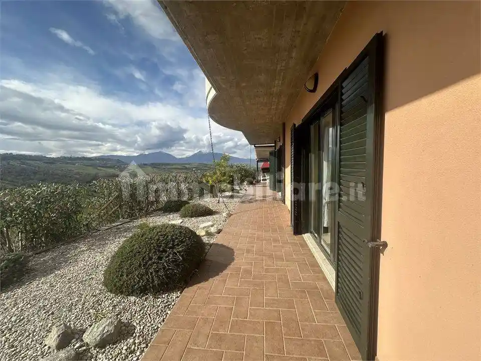 Villa in vendita a Bellante