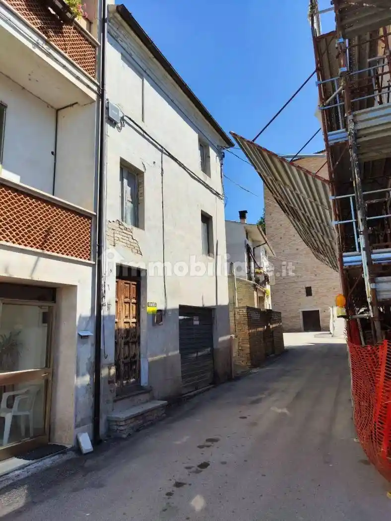 Appartamento in vendita a Monsampietro Morico