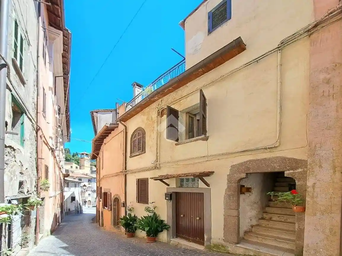 Appartamento in vendita a Canepina