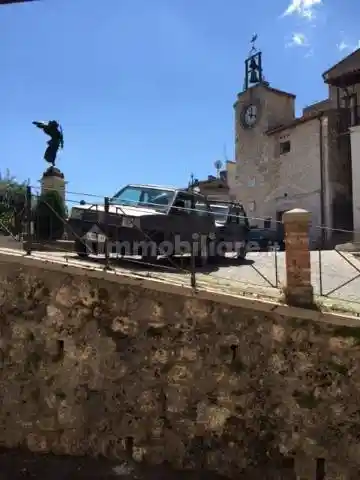 Casa indipendente in affitto a Secinaro