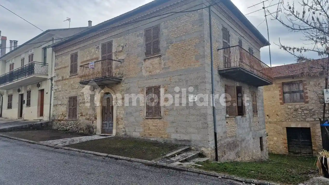 Casa indipendente in vendita a Tagliacozzo