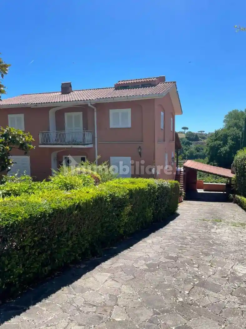 Villa in vendita a Rignano Flaminio