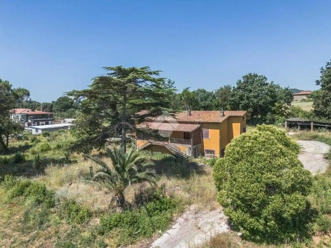 Villa in vendita a Bracciano