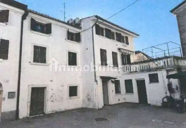 Casa indipendente in vendita a Verona