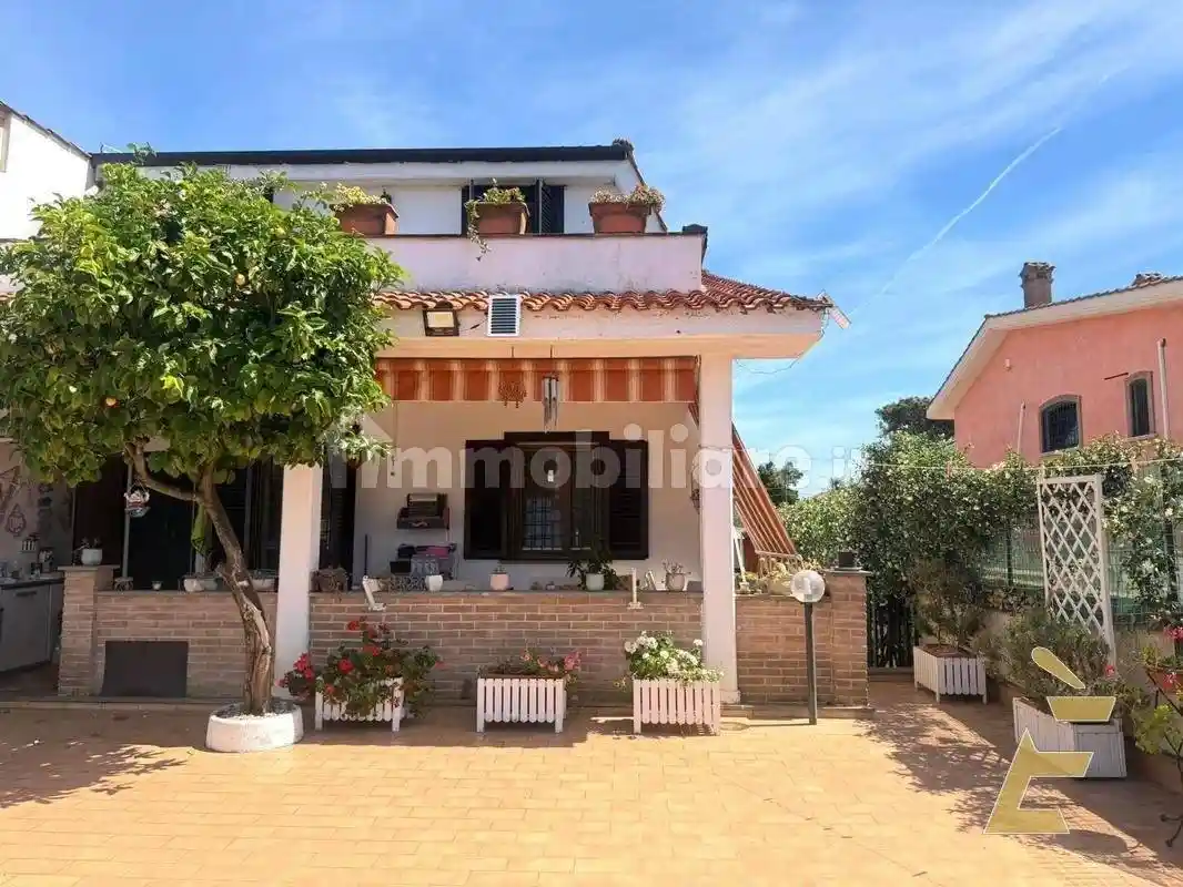 Villa in vendita a Ardea
