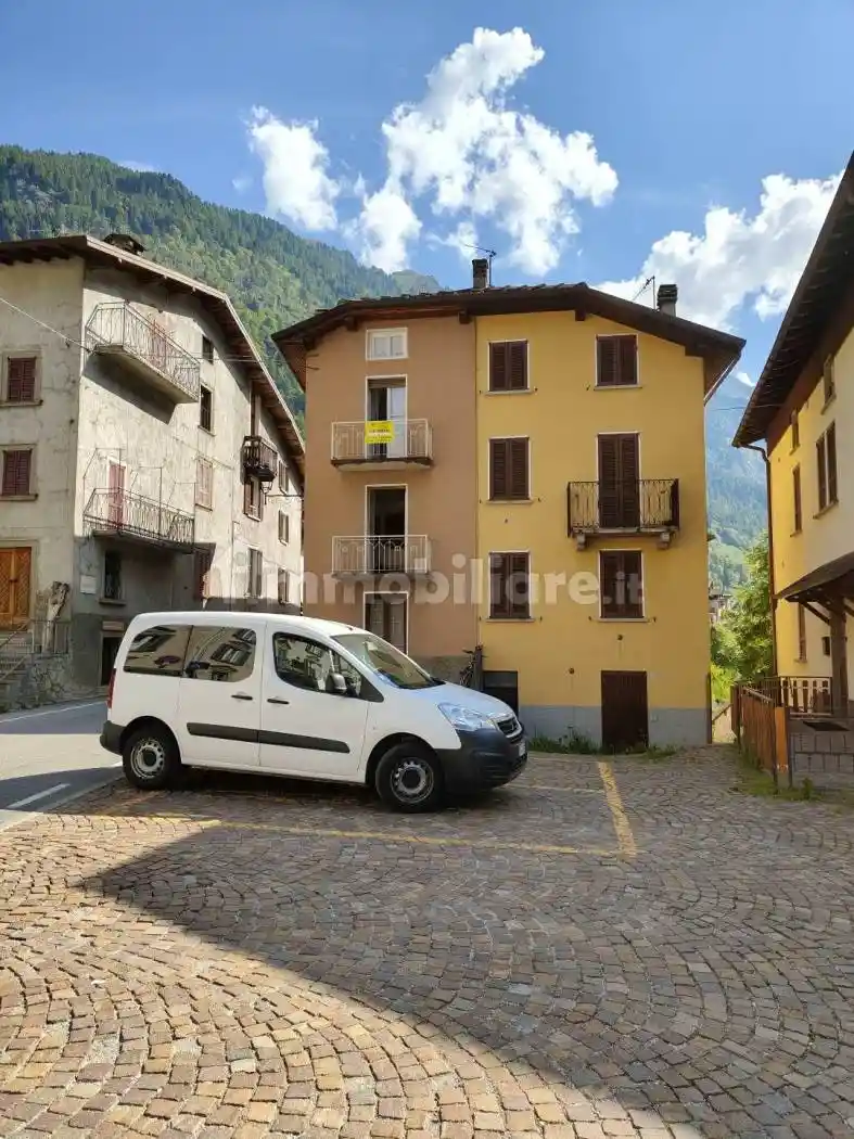 Casa indipendente in vendita a Carona