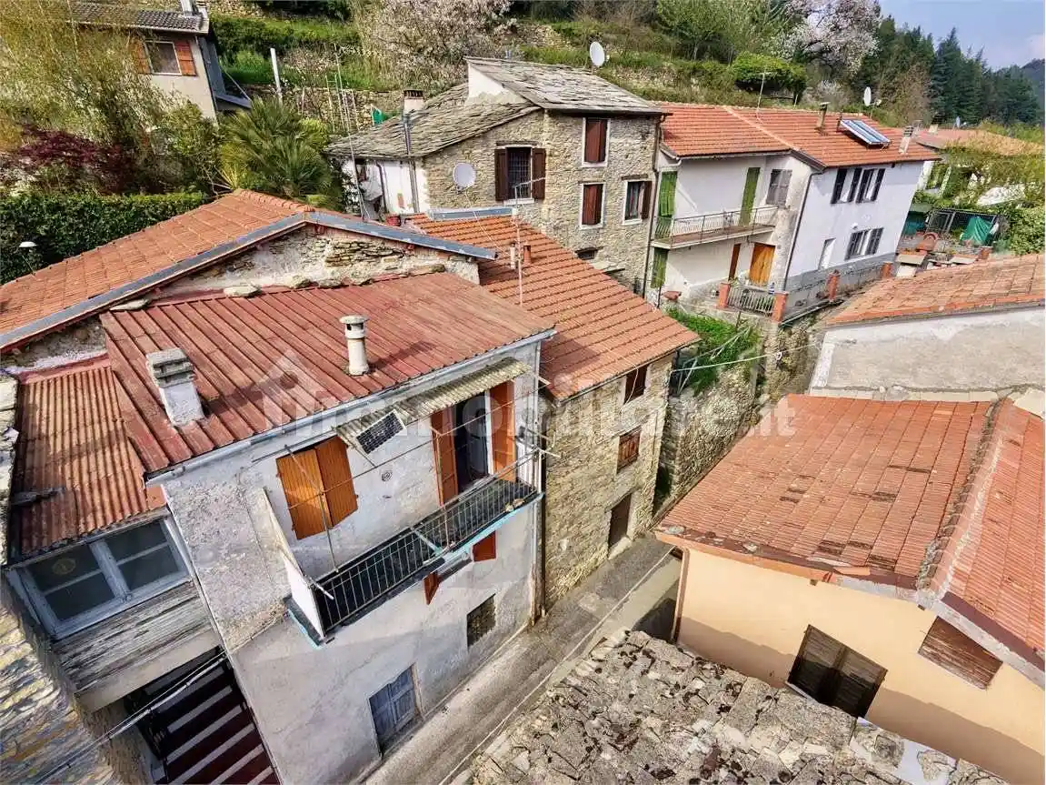 Appartamento in vendita a Rezzo