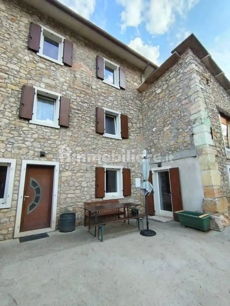 Casa indipendente in vendita a Bosco Chiesanuova