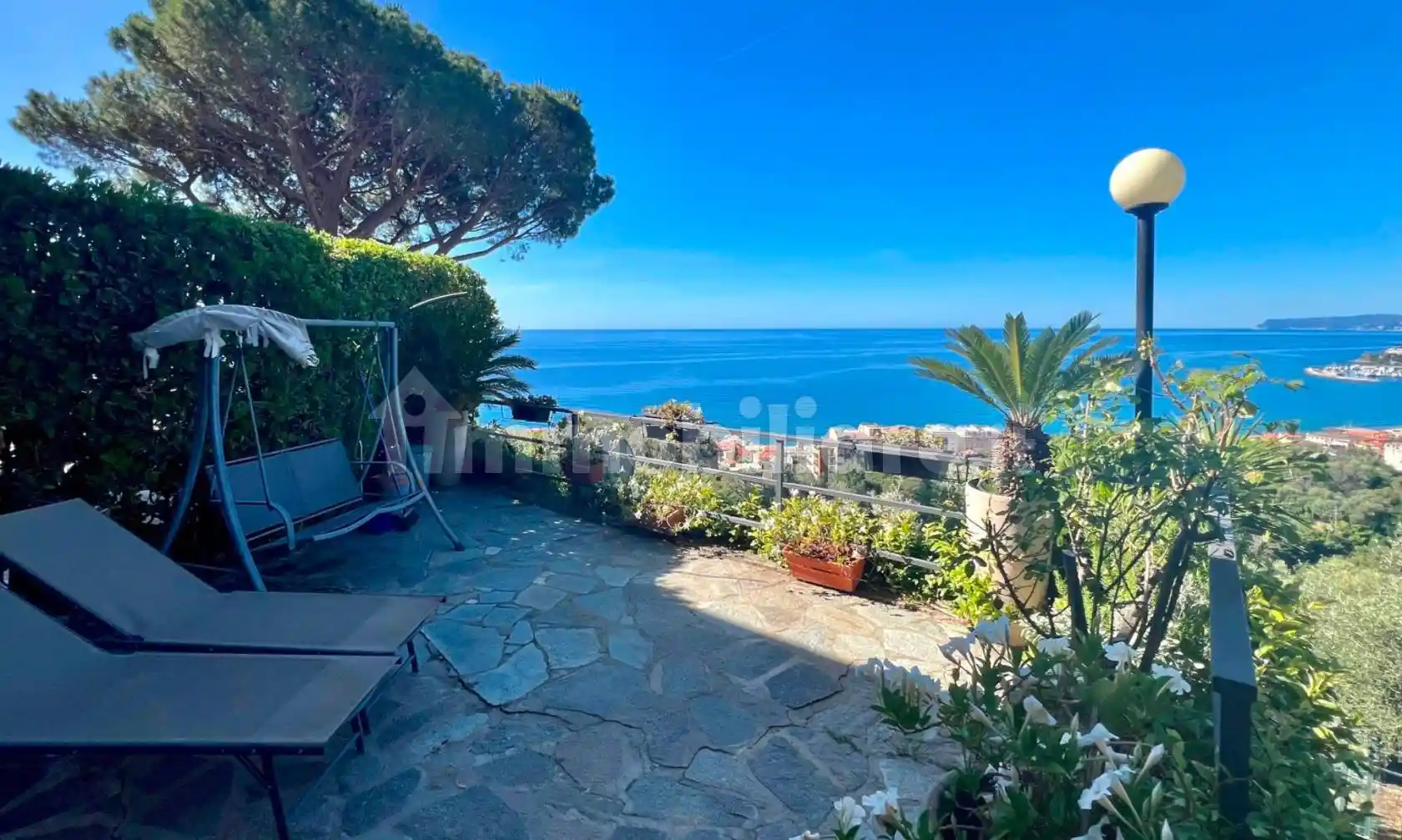Appartamento in vendita a Varazze