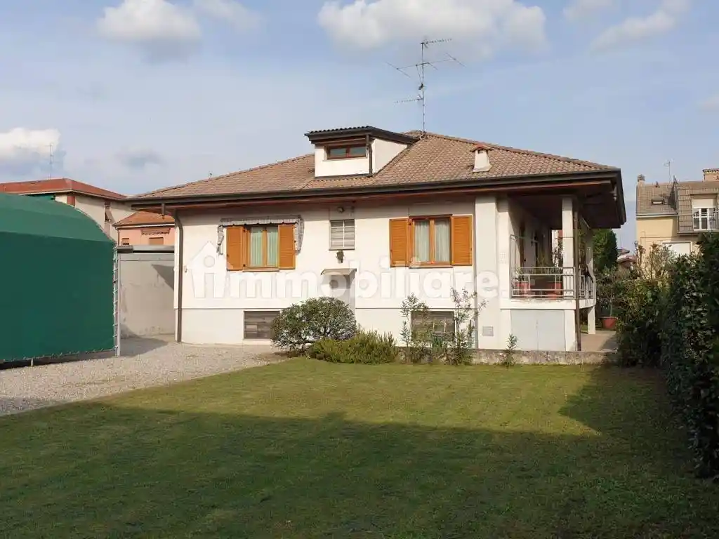 Villa in vendita a Varedo