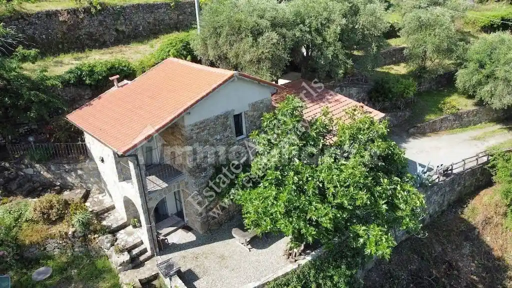 Villa in vendita a Vallebona