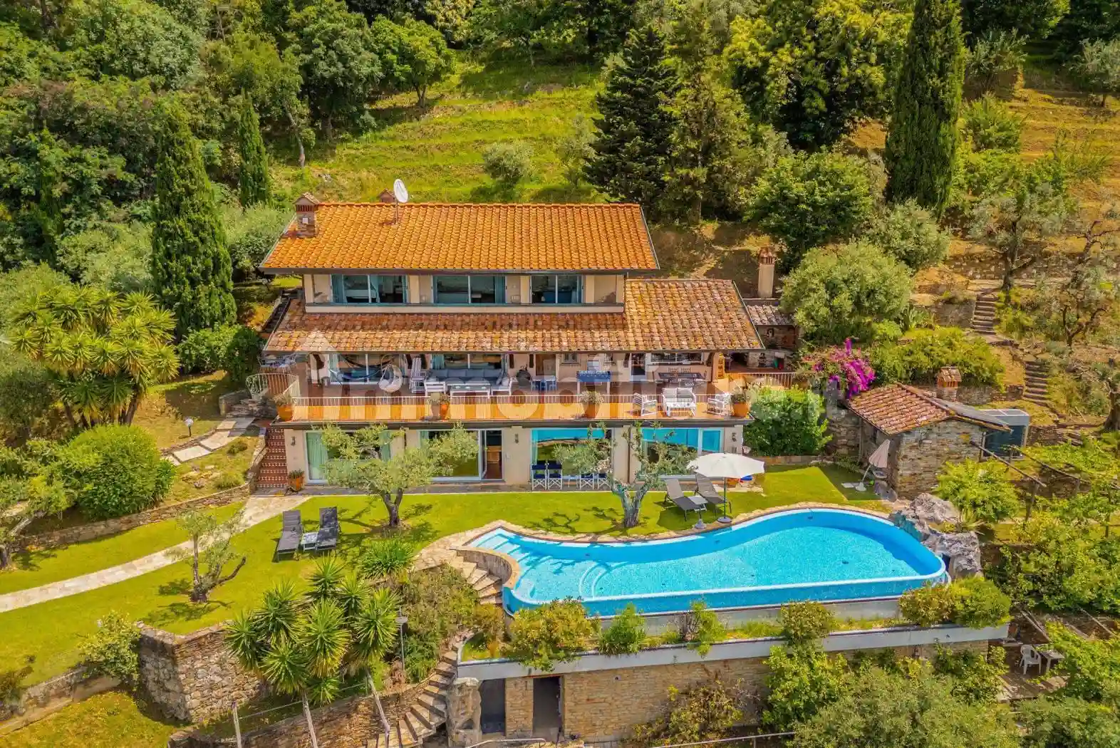 Villa - foto 2