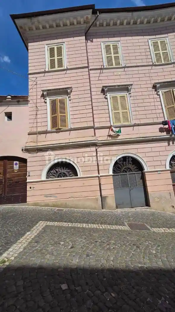 Appartamento in vendita a Cave