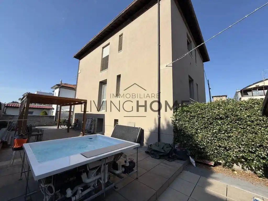 Casa indipendente in vendita a Cesena