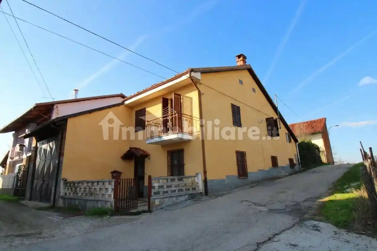 Casa indipendente in vendita a Ferrere