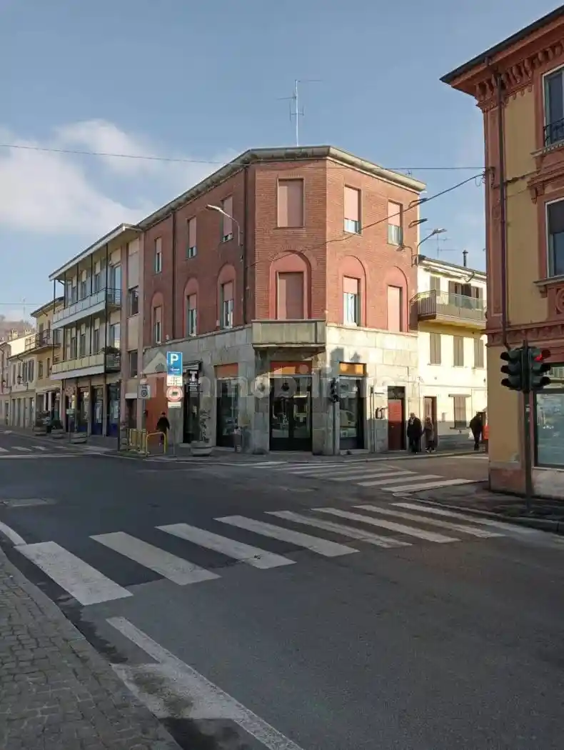 Palazzo - Edificio in vendita a Broni