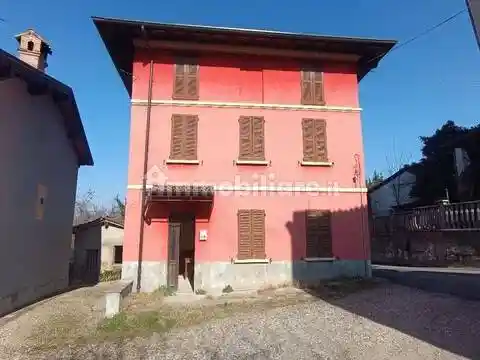Villa in vendita a Broni