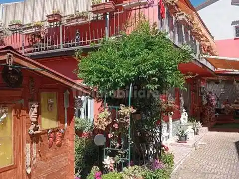 Villa in vendita a Broni