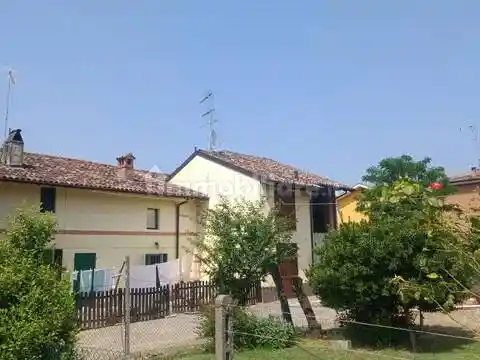 Villa in vendita a Santa Giuletta