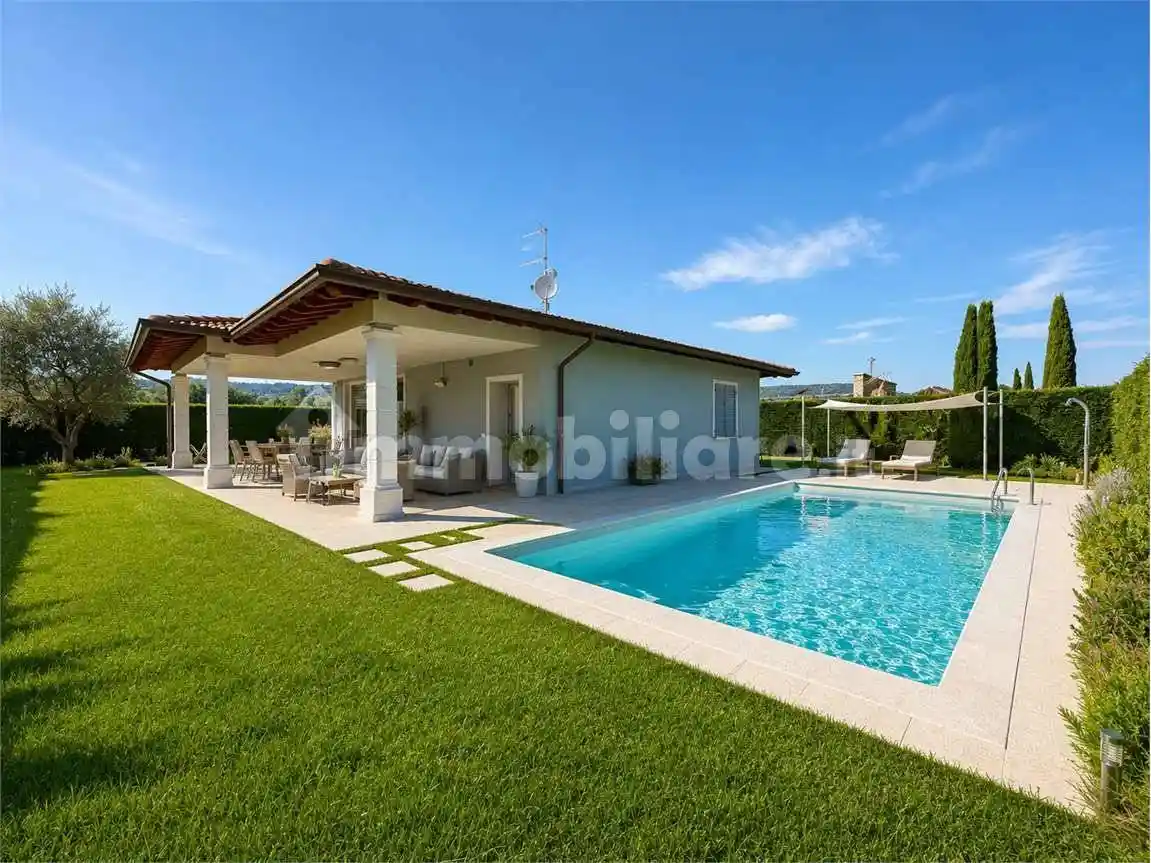Villa in affitto a Manerba del Garda