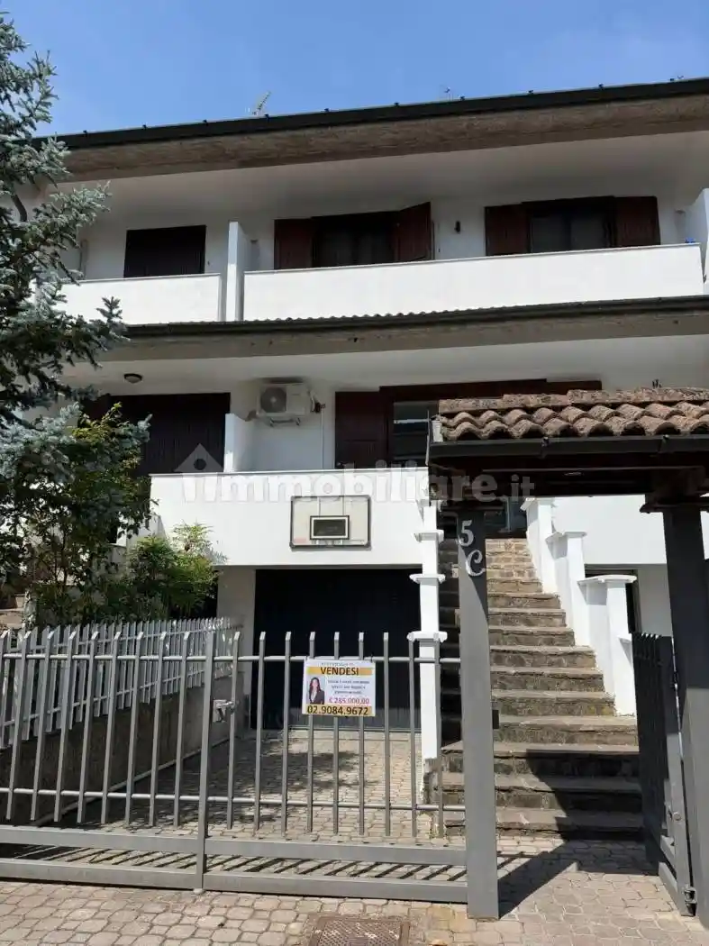 Villa in vendita a Rosate