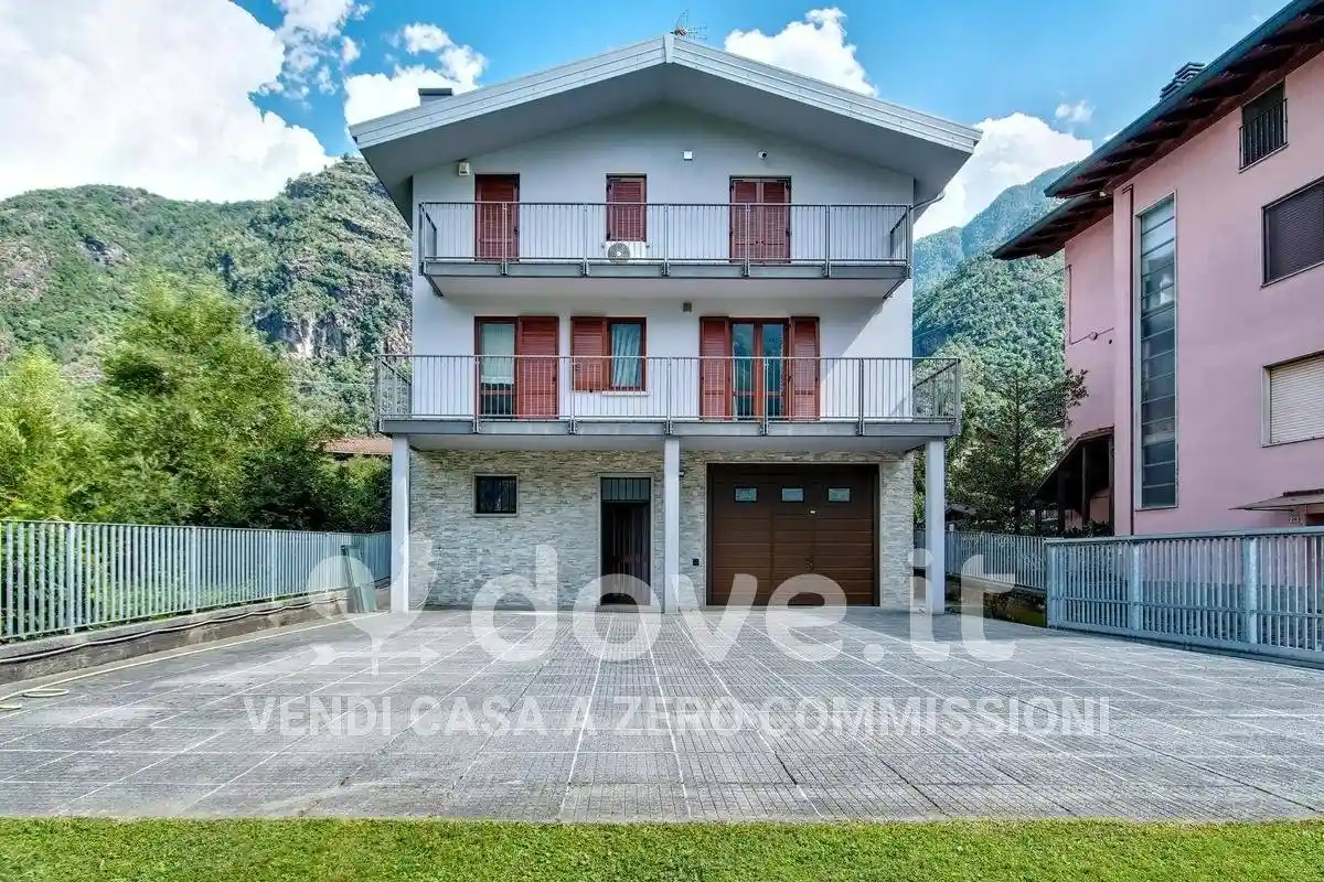 Villa in vendita a Esine