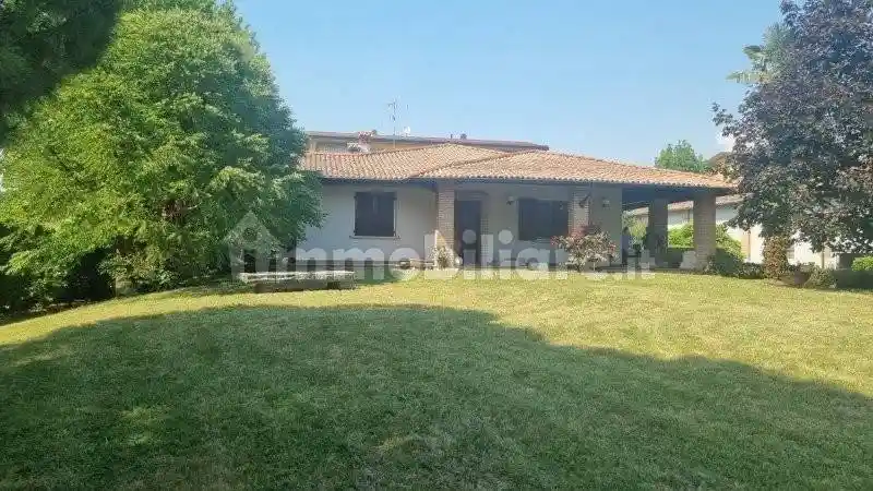 Villa in vendita a Pandino