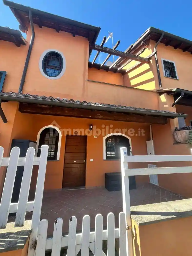 Villetta a schiera in vendita a Nepi