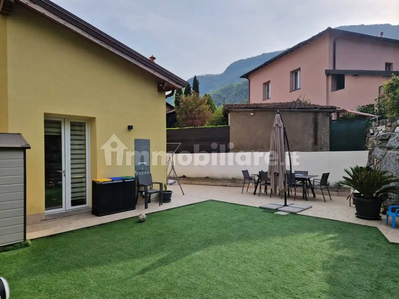 Villa in vendita a Bisuschio