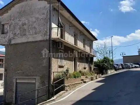 Appartamento in vendita a Trentinara