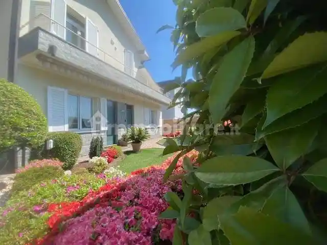 Villa in vendita a Novedrate