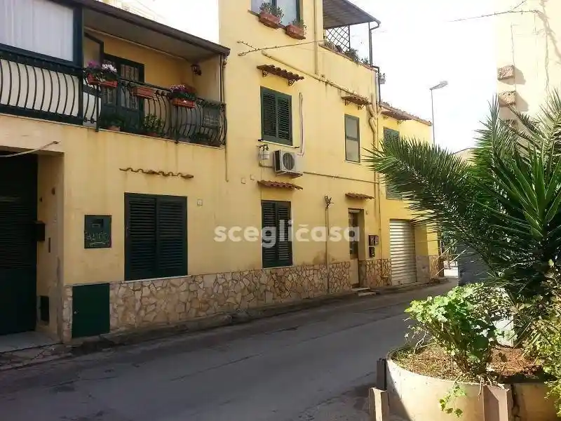 Appartamento in vendita a Palermo