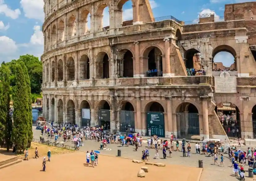Palazzo - Edificio in vendita a Roma
