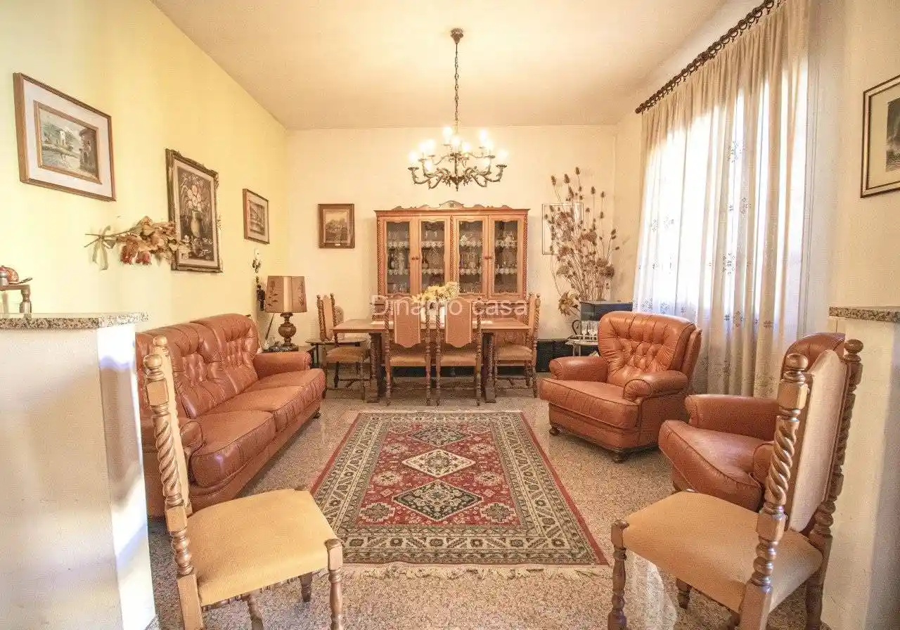 Casa indipendente in vendita a Prato