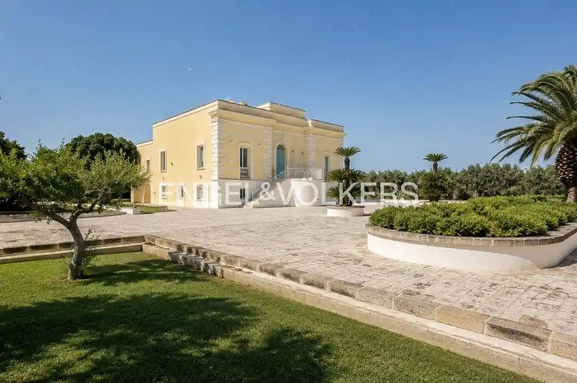 Palazzo - Edificio in vendita a Monopoli