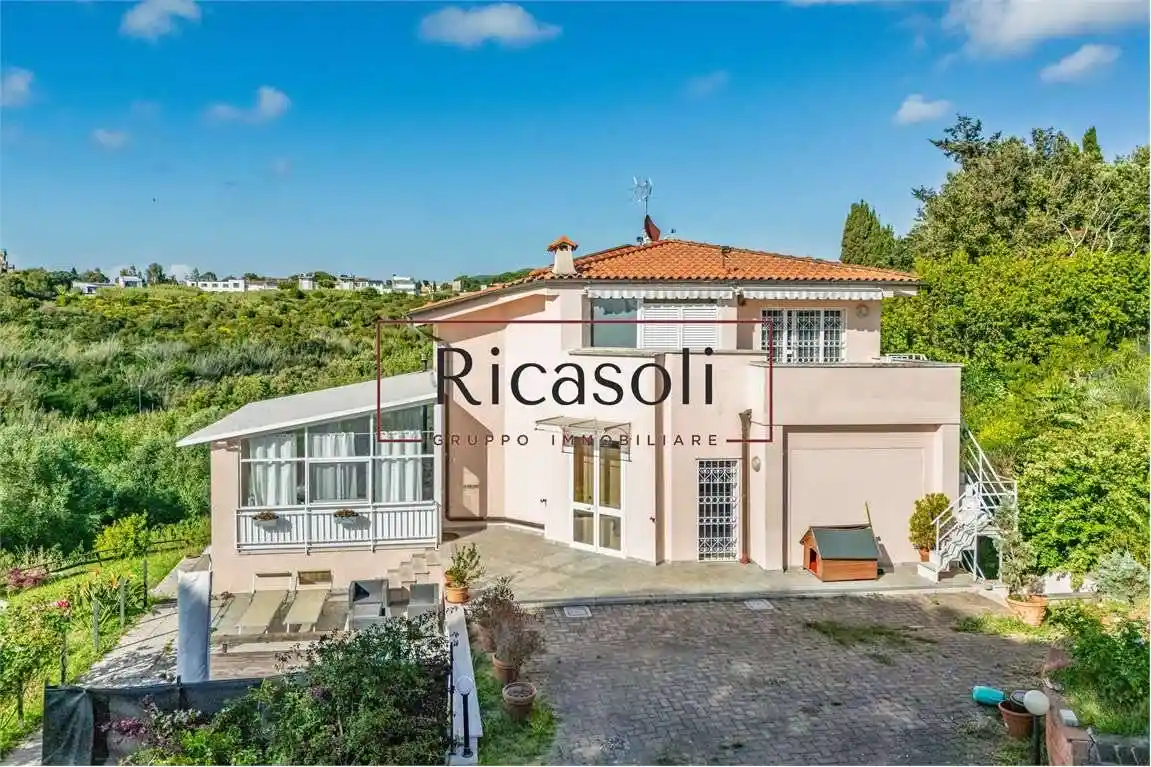 Villa in vendita a Livorno