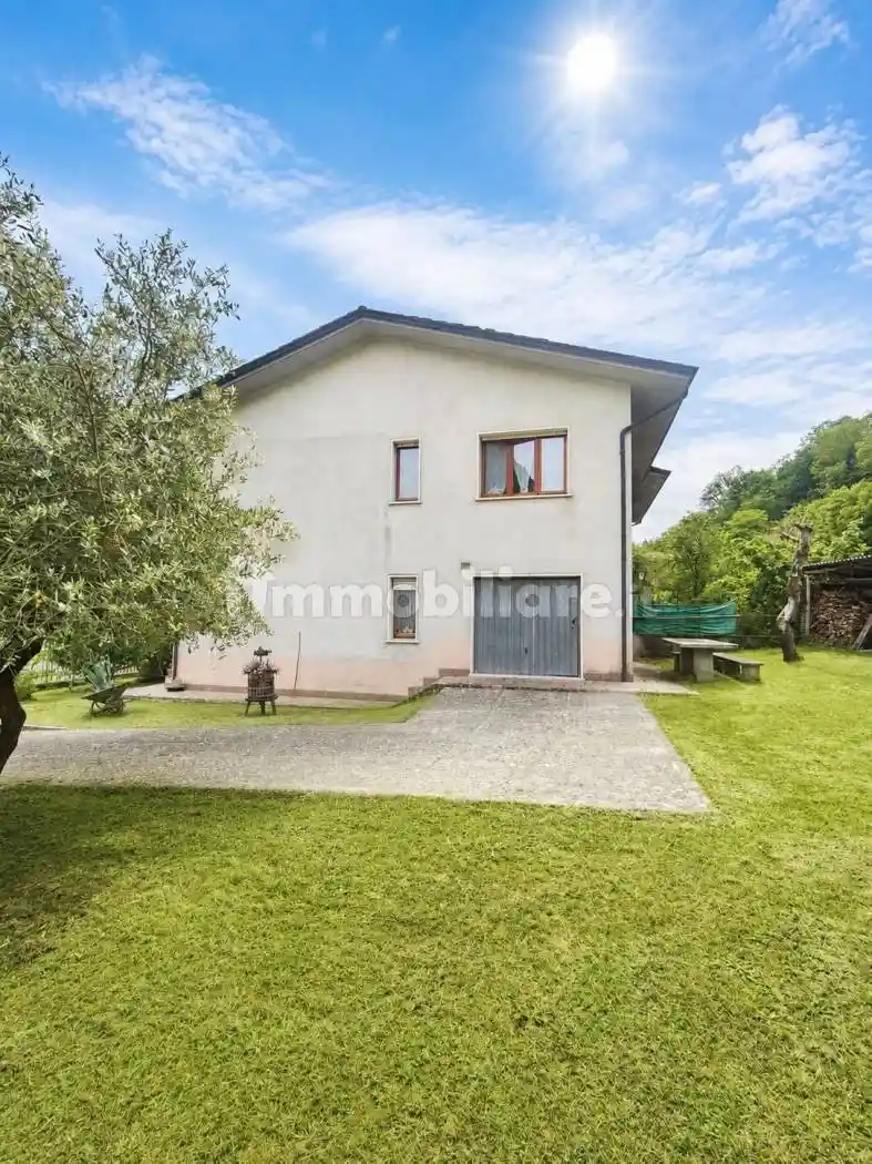 Casa indipendente in vendita a Fivizzano