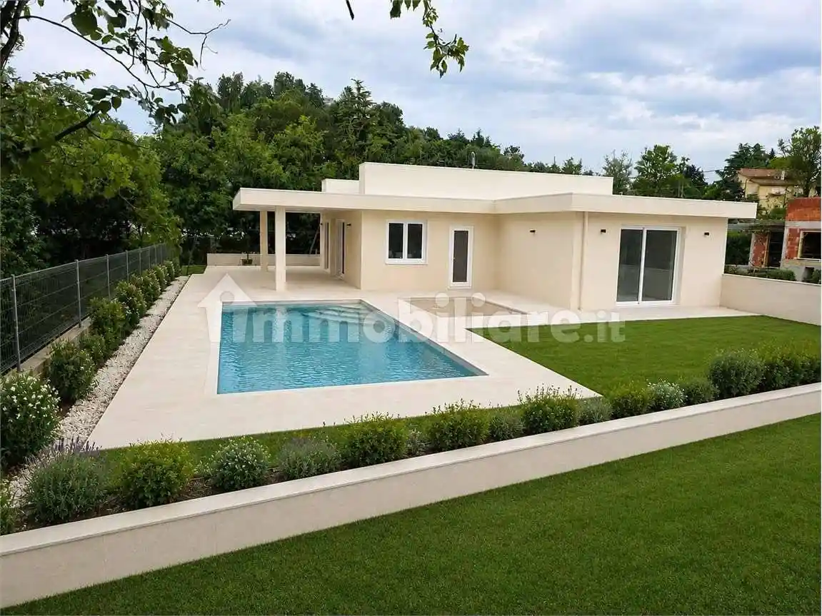 Villa in vendita a Soiano del Lago