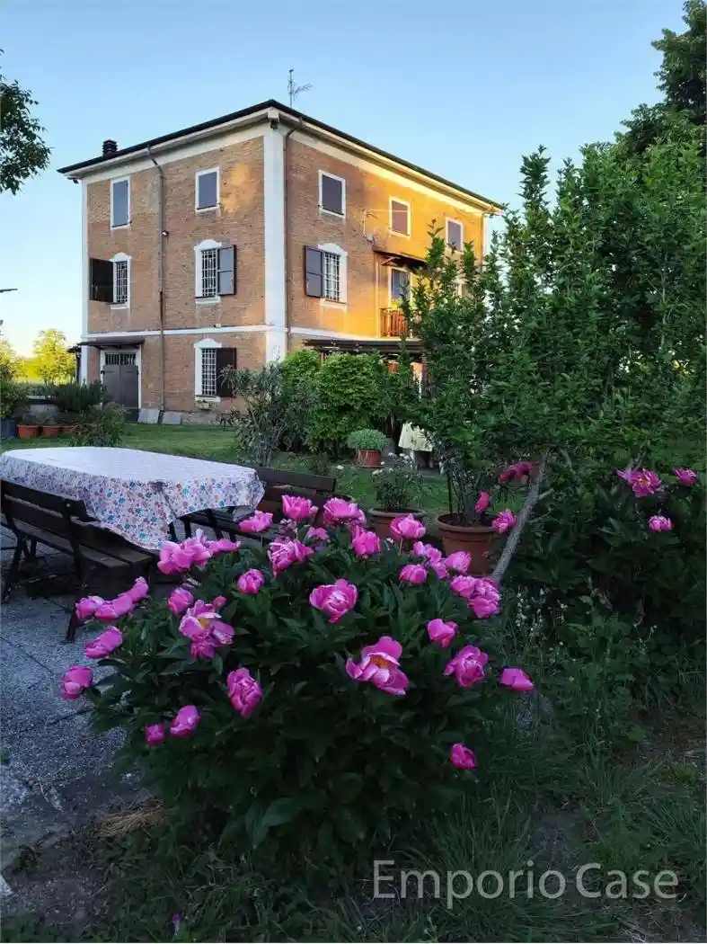 Villa in vendita a Modena