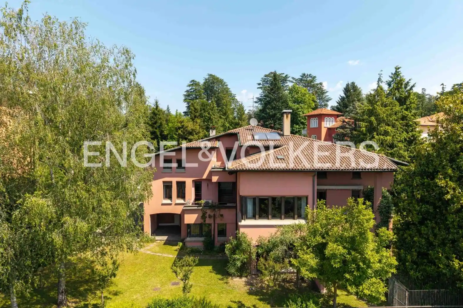 Villa in vendita a Varese