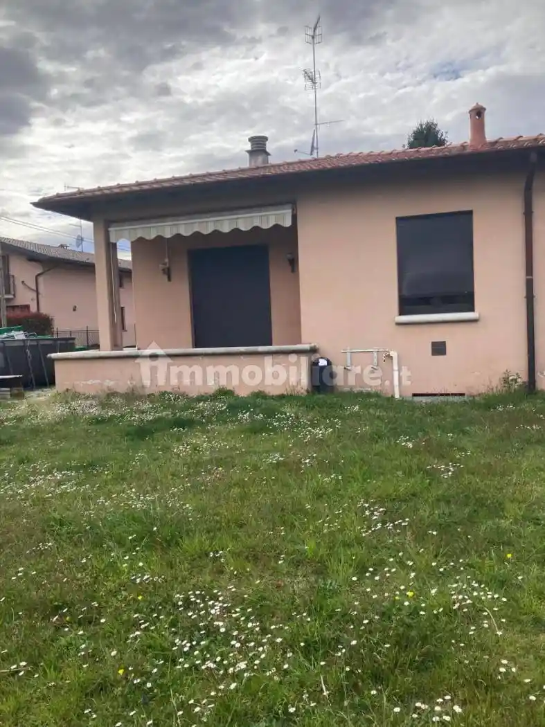 Villa in vendita a Olgiate Comasco