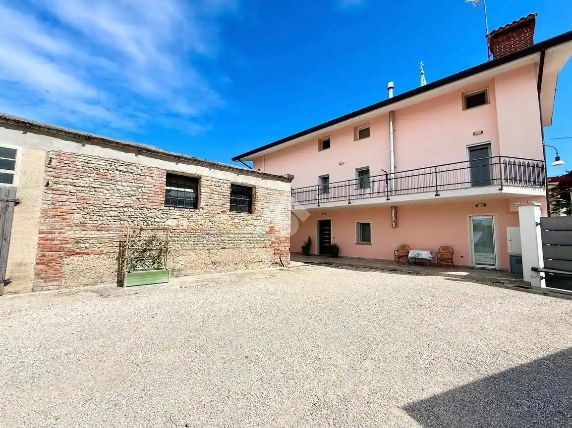 Villa in vendita a Lestizza