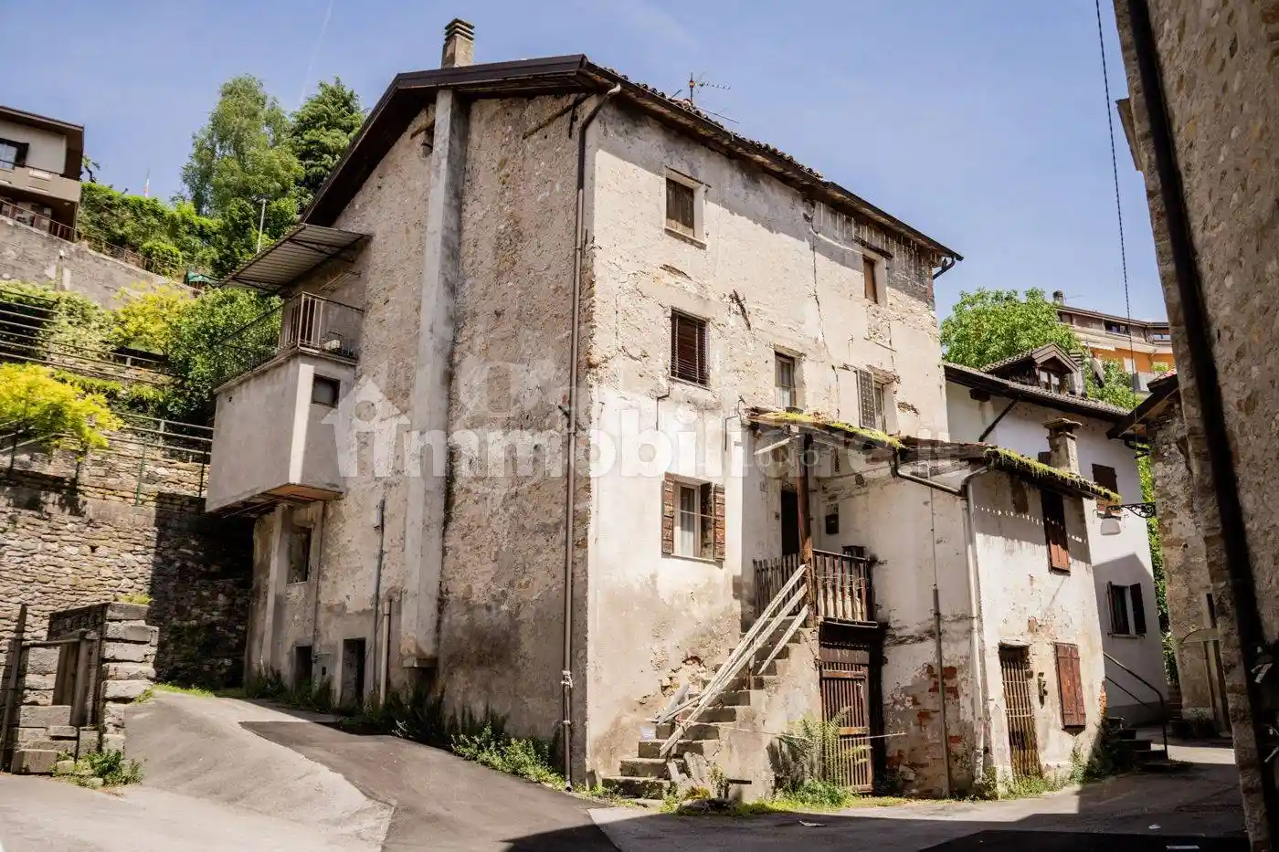 Palazzo - Edificio in vendita a Belluno