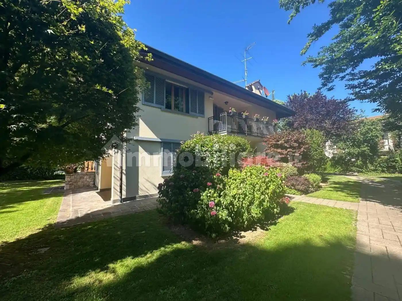 Villa in vendita a Brembate di Sopra