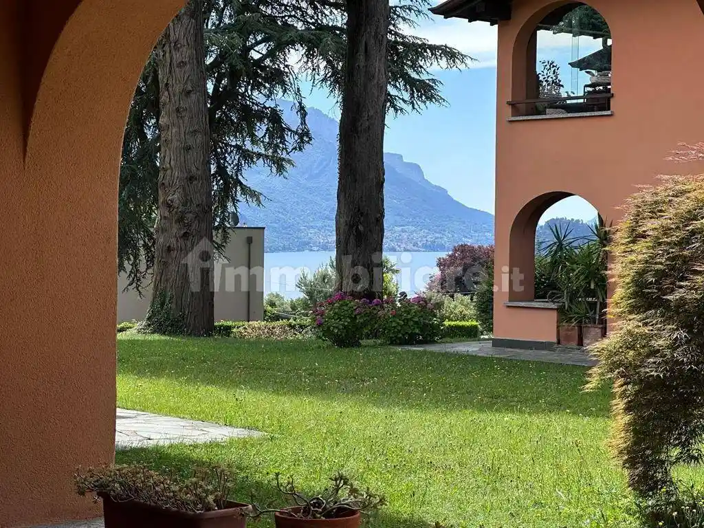 Appartamento in vendita a Menaggio