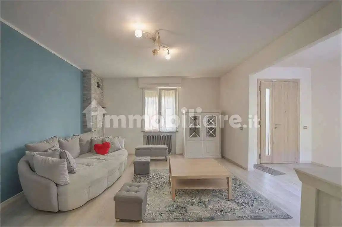 Villa in vendita a Campagnola Emilia