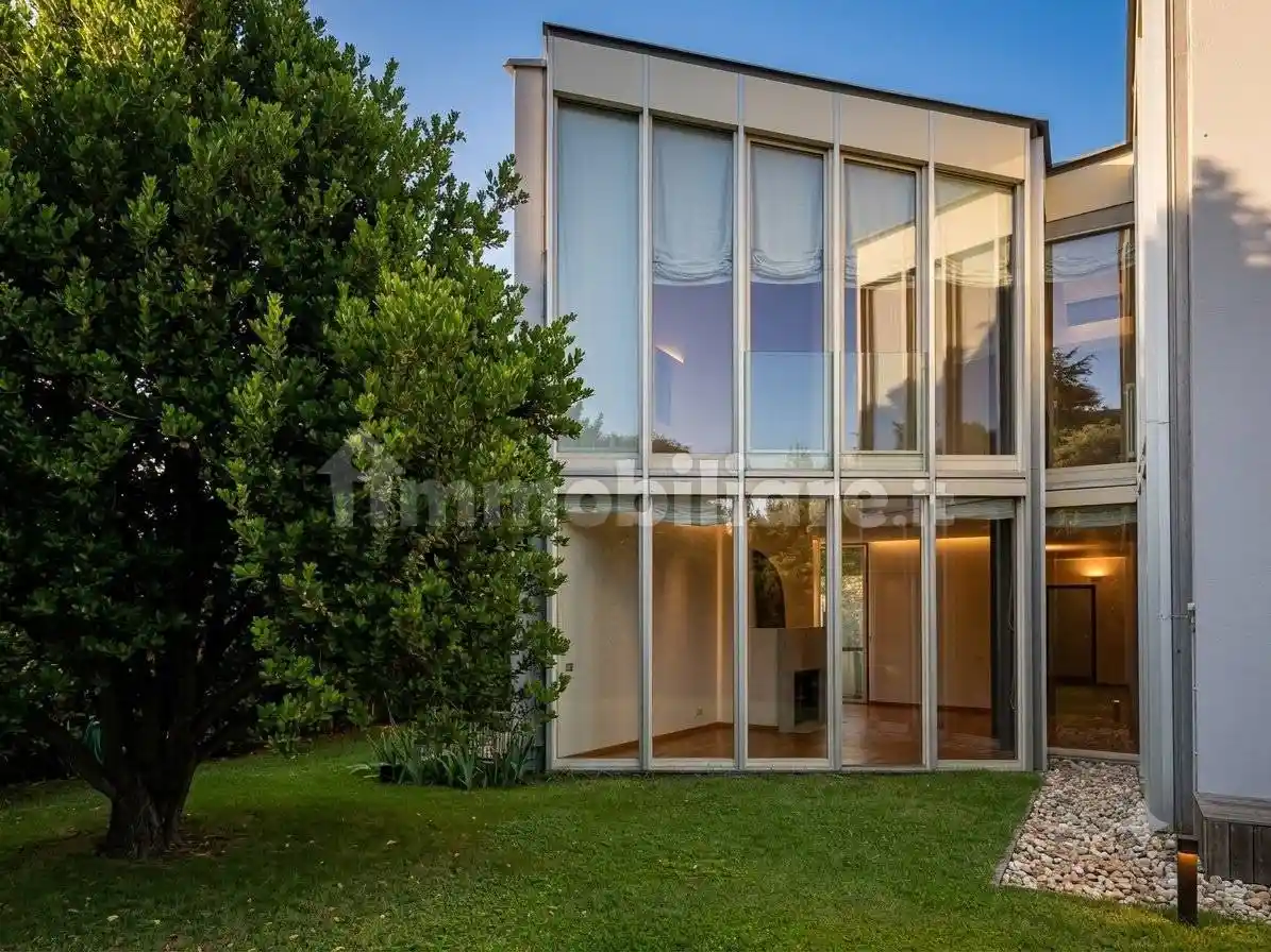 Villa in vendita a Gorle