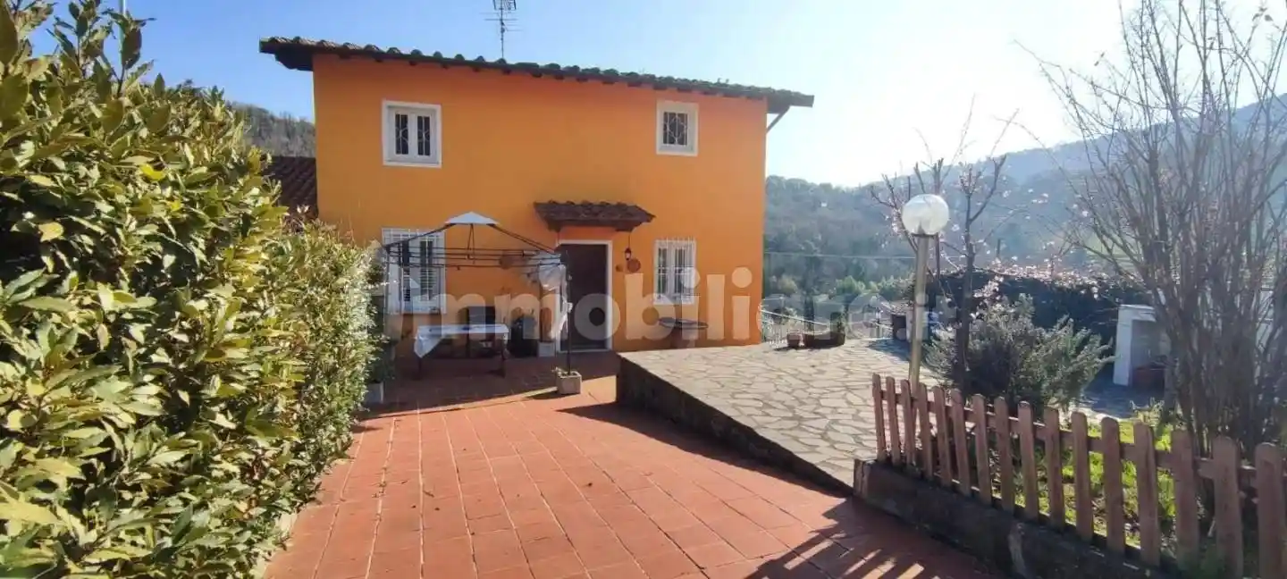 Casa indipendente in vendita a Lucca