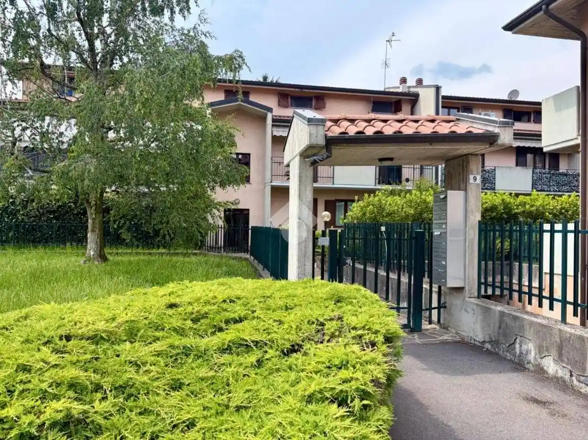 Appartamento in vendita a Villa d'Adda